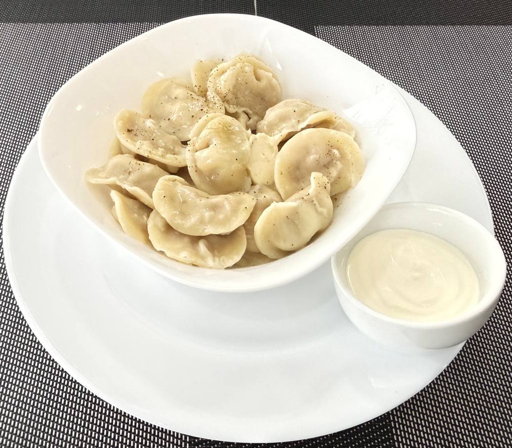 Pelimeni cu care de Vita si Porc